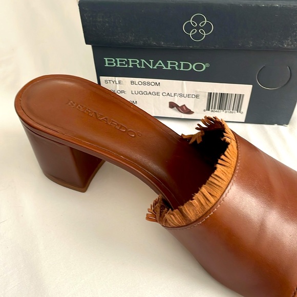 BERNARDO Blossom Sandal 10 - Picture 2 of 4